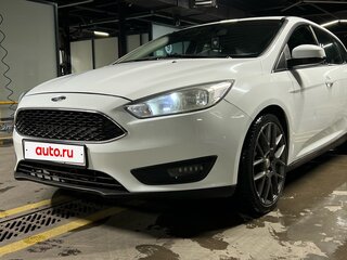 2017 Ford Focus III Рестайлинг, белый, 600000 рублей, вид 2
