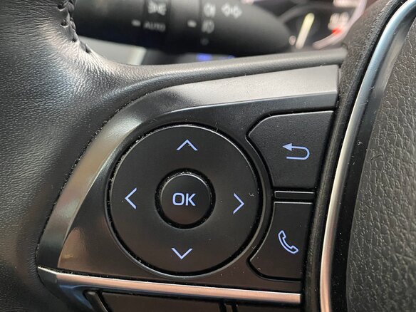 2019 Toyota Camry VIII (XV70), чёрный, 3150000 рублей - вид 5