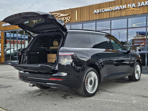 2026 Lynk & Co 900, чёрный - вид 13