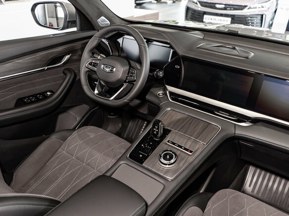2026 Geely Monjaro I Рестайлинг, серый, 4954990 рублей - вид 11