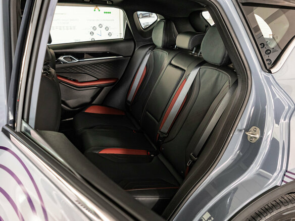 2026 Geely Coolray I Рестайлинг 2, пурпурный, 2964900 рублей - вид 35