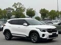 2023 Kia Seltos I Рестайлинг, белый, 1850003 рублей - вид 3