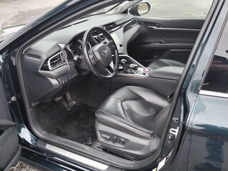 2018 Toyota Camry VIII (XV70), синий, 2750000 рублей, вид 5