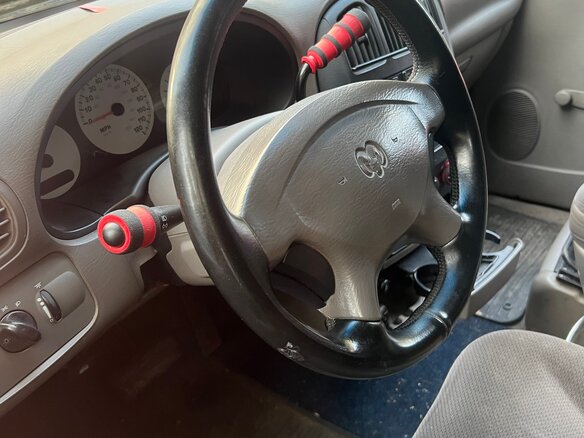 2001 Dodge Caravan 3-speed IV, синий, 125000 рублей - вид 4