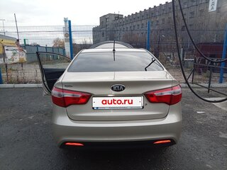 2014 Kia Rio III, бежевый, 690000 рублей, вид 3