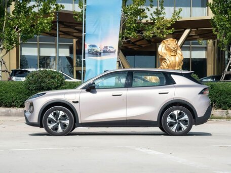 2026 Changan Qiyuan Q05 51.9 kWh II, серебристый, 2350000 рублей, вид 4