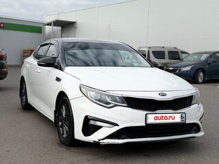 2019 Kia Optima IV Рестайлинг, белый, 1499999 рублей, вид 2