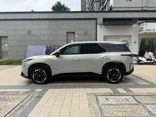 2025 Toyota bZ3X 50 kWh, серебристый, 2090401 рублей, вид 4