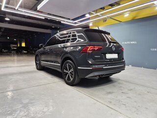 2019 Volkswagen Tiguan II, серый, 2490023 рублей, вид 4