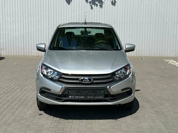 2026 Lada (ВАЗ) Granta I Рестайлинг, серебристый, 1083000 рублей - вид 1