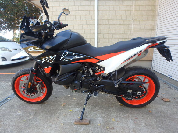 2024 KTM 890 SMT, серый, 1400000 рублей - вид 5