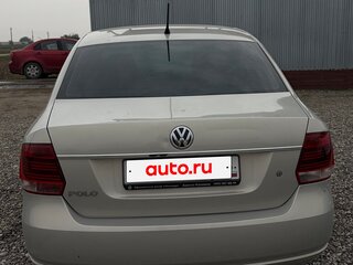 2014 Volkswagen Polo V, серебристый, 620000 рублей, вид 3