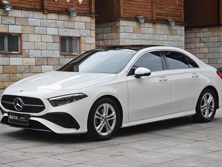 2023 Mercedes-Benz A-Класс 180 Long IV (W177) Рестайлинг, белый, 1980000 рублей, вид 2