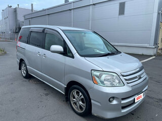 2005 Toyota Noah I (R60), серый, 649000 рублей, вид 3