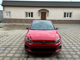 2018 Volkswagen Golf GTI VII Рестайлинг, красный, 2300000 рублей, вид 1