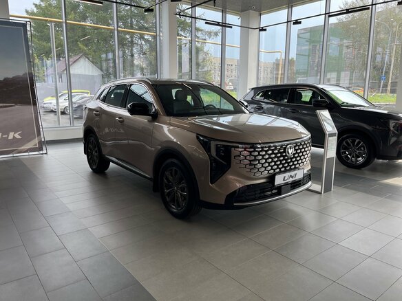2026 Changan UNI-S I, коричневый, 3079900 рублей - вид 1