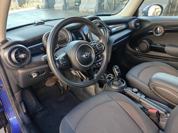 2018 Mini Hatch Cooper III (F55/F56), синий, 1695000 рублей - вид 10