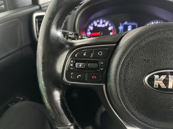 2017 Kia Sportage IV, серый, 1497000 рублей - вид 15