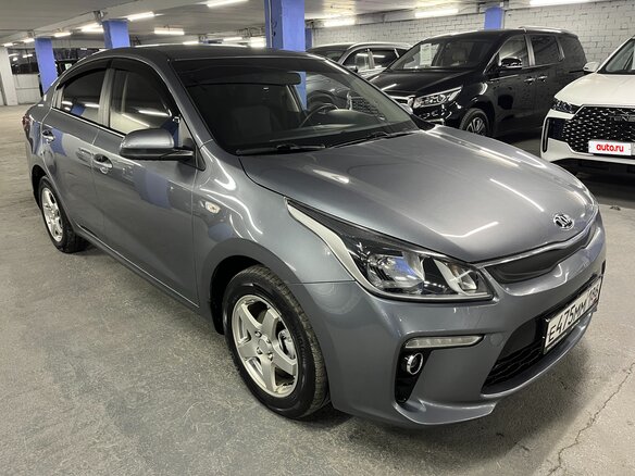 2017 Kia Rio III Рестайлинг, серый, 1125000 рублей - вид 2