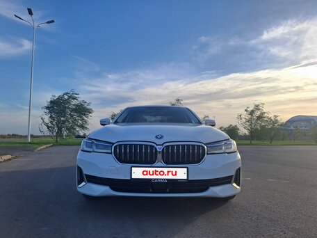 2021 BMW 5 серии 530e VII (G30/G31/G38) Рестайлинг, белый, 4881000 рублей, вид 4