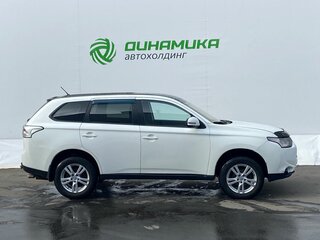 2012 Mitsubishi Outlander III, белый, 699000 рублей, вид 4