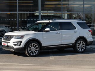 2017 Ford Explorer V Рестайлинг, белый, 2760000 рублей, вид 1