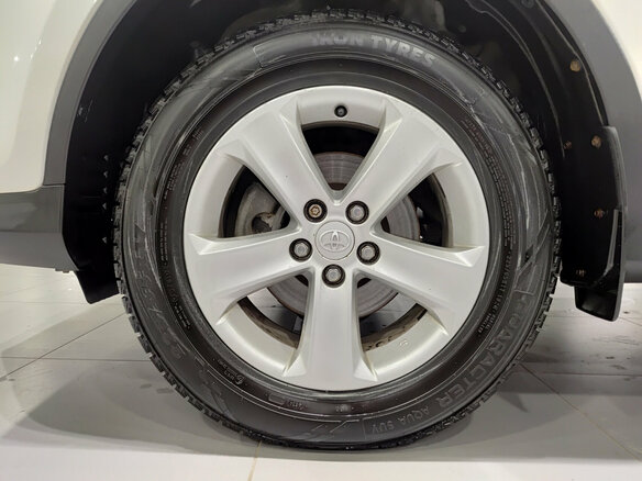 2013 Toyota RAV4 IV (XA40), белый - вид 17