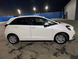 2020 Honda Fit IV, белый, 1250000 рублей, вид 4