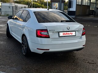 2019 Skoda Octavia III (A7) Рестайлинг, белый, 1999000 рублей, вид 2