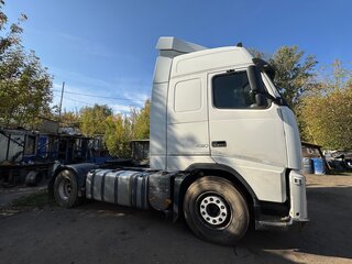 2010 Volvo FH, белый, 2970000 рублей, вид 4