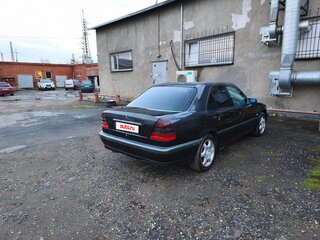 1998 Mercedes-Benz C-Класс 180 I (W202) Рестайлинг, синий, 260000 рублей, вид 3
