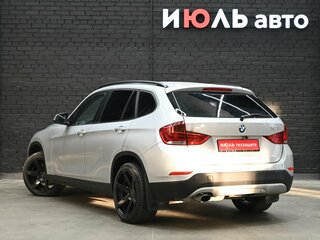 2013 BMW X1 18i I (E84) Рестайлинг, серый, 1225000 рублей, вид 4