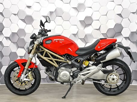 2013 Ducati Monster 796, красный, 555000 рублей, вид 4