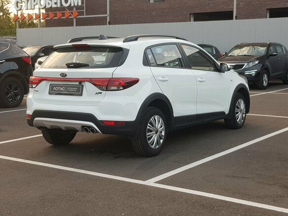 2019 Kia Rio X-Line IV, белый, 1145000 рублей - вид 4