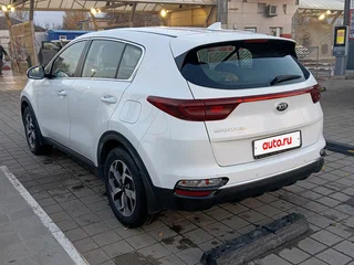 2019 Kia Sportage IV Рестайлинг, белый, 1880000 рублей, вид 4