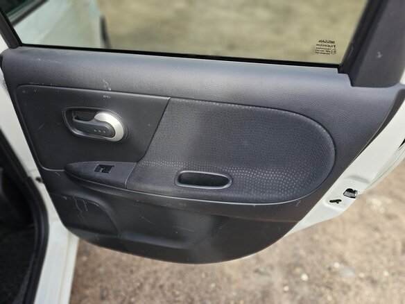 2013 Nissan Note I Рестайлинг, белый, 850000 рублей - вид 17