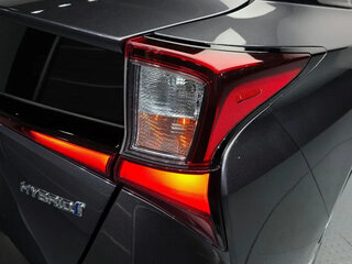 2019 Toyota Prius IV Рестайлинг (XW50), серый, 2100000 рублей, вид 5