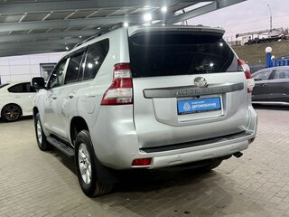 2013 Toyota Land Cruiser Prado 4-speed 150 Series Рестайлинг 1, серебристый, 2899000 рублей, вид 3