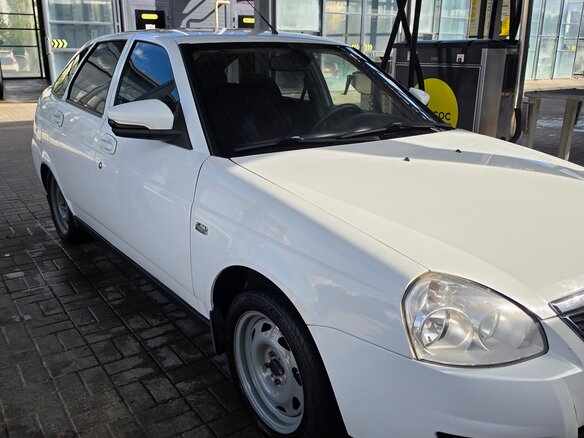 2010 Lada (ВАЗ) Priora I, белый, 360000 рублей