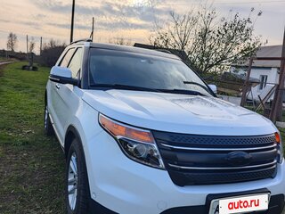 2013 Ford Explorer V, белый, 1600000 рублей, вид 1