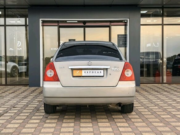 2010 Vortex Estina I, бежевый, 240000 рублей - вид 5