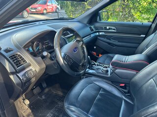 2018 Ford Explorer V Рестайлинг 2, чёрный, 2900000 рублей, вид 5