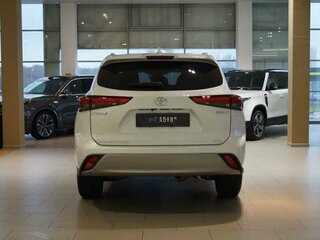 2026 Toyota Highlander IV (XU70), белый, 5400000 рублей, вид 3