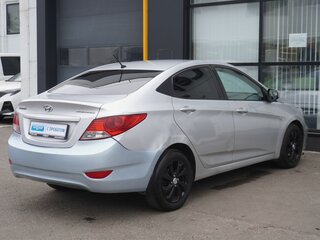 2013 Hyundai Solaris I, серебристый, 720000 рублей, вид 5