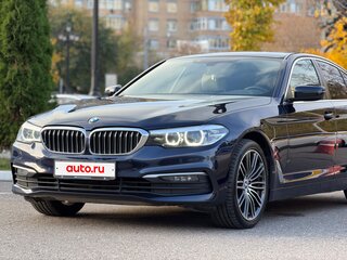 2019 BMW 5 серии 520d xDrive VII (G30/G31/G38), синий, 3350000 рублей, вид 3