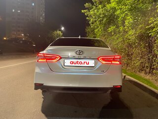 2019 Toyota Camry VIII (XV70), белый, 2850000 рублей, вид 4