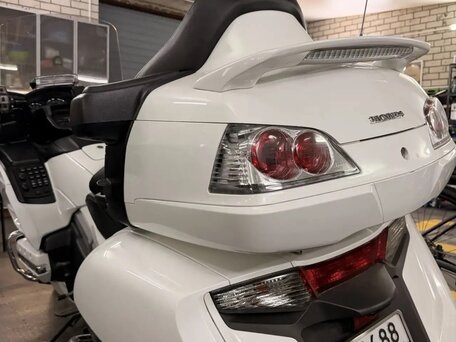 2014 Honda GL 1800 Gold Wing, белый, 1800000 рублей, вид 3