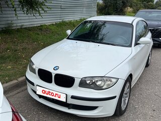 2009 BMW 1 серии 116i I (E81/E82/E87/E88) Рестайлинг, белый, 700000 рублей, вид 2