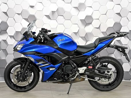 2018 Kawasaki Ninja 650, синий, 655000 рублей, вид 4