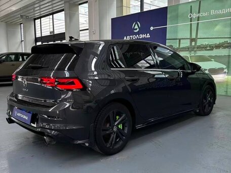 2022 Volkswagen Golf VIII, чёрный, 2056000 рублей, вид 4